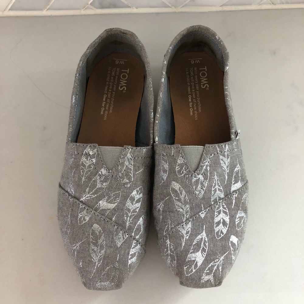 Feather Grey Toms